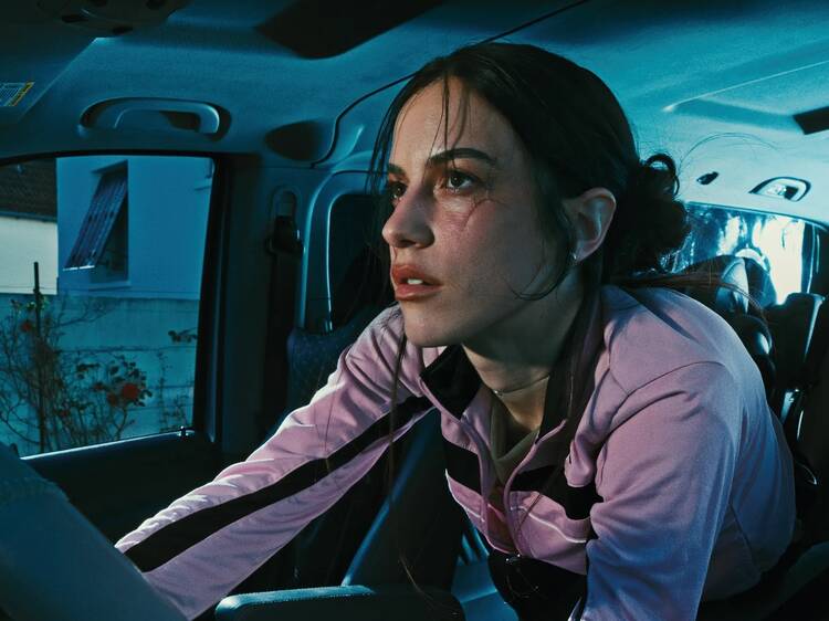 La pionnière de l'hyperpop à la française Oklou clôture sa folle année avec une date à la Salle Pleyel La pionnière de l'hyperpop à la française Oklou clôture sa folle année avec une date à la Salle Pleyel