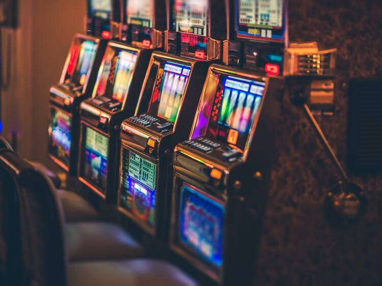 Feeling lucky before takeoff? Midway and O’Hare airports may soon house slot machines Feeling lucky before takeoff? Midway and O’Hare airports may soon house slot machines