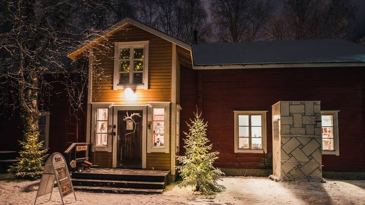 Lauri Handicrafts & Guesthouse