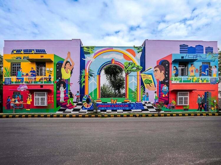 Wander around Lodhi Art District