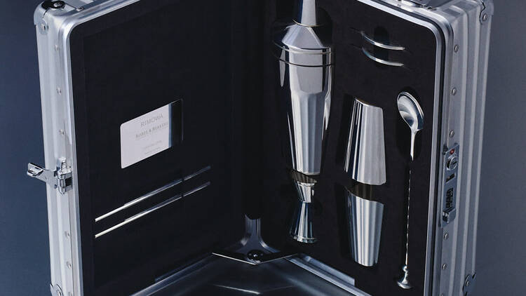 La mallette à cocktails en édition limitée Rimowa et Robbe & Berking