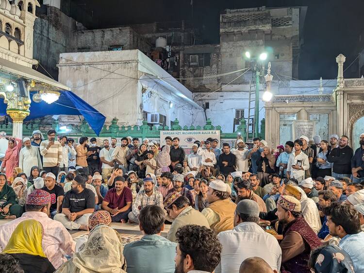Listen to Thursday night Qawwali at Hazrat Nizamuddin Dargah