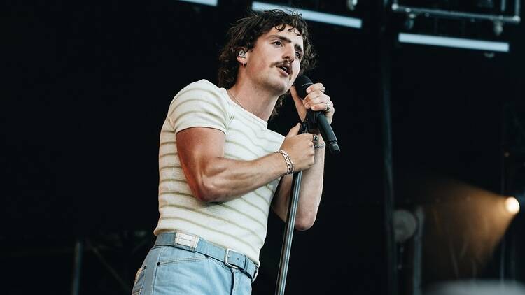 Benson Boone performing live in Lisbon, Portugal Benson Boone performing live in Lisbon, Portugal