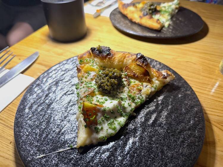 Pizzeria Sei caviar pizza