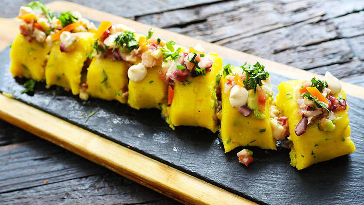 Roll de causa de pulpo. Algarabía Roll de causa de pulpo. Algarabía