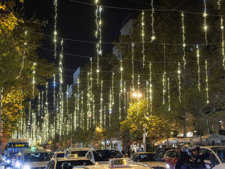 Tres grandes diseñadores reinventan las luces de Navidad en Madrid: estas son las calles donde se instalarán sus creaciones Tres grandes diseñadores reinventan las luces de Navidad en Madrid: estas son las calles donde se instalarán sus creaciones