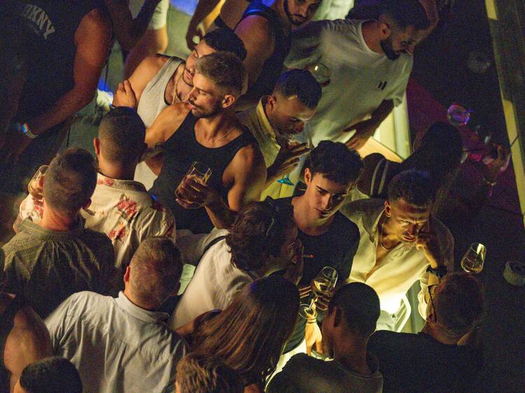 Ens endinsem en les nits queer que ho peten a Barcelona