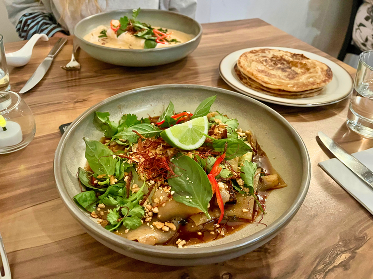 Driftwood Bar and Restaurant