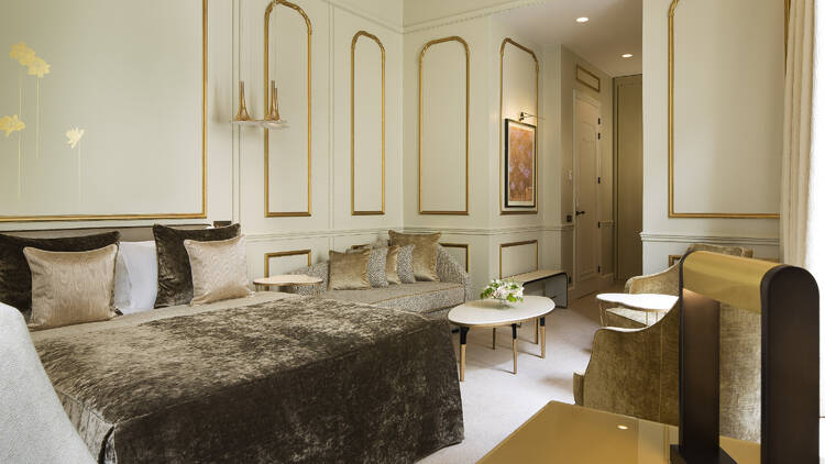 5 Narcisse Blanc executive room 2 5 Narcisse Blanc executive room 2