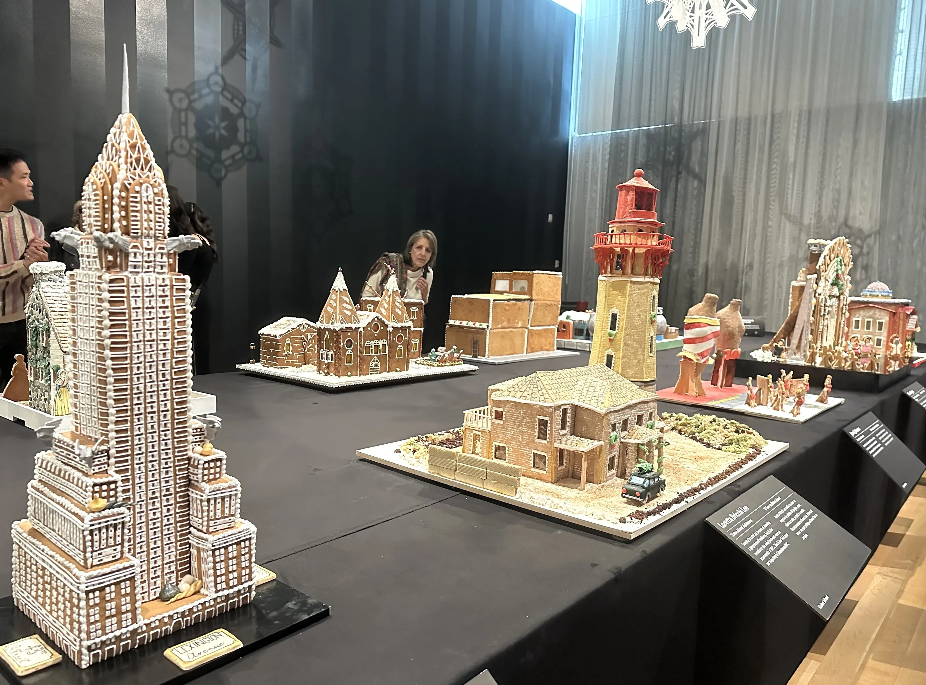 A gingerbread rendering of the Chrysler Building.
