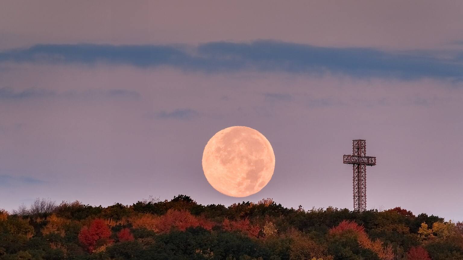 November Supermoon: Where To See The Brightest Full Moon Of 2025 In ...