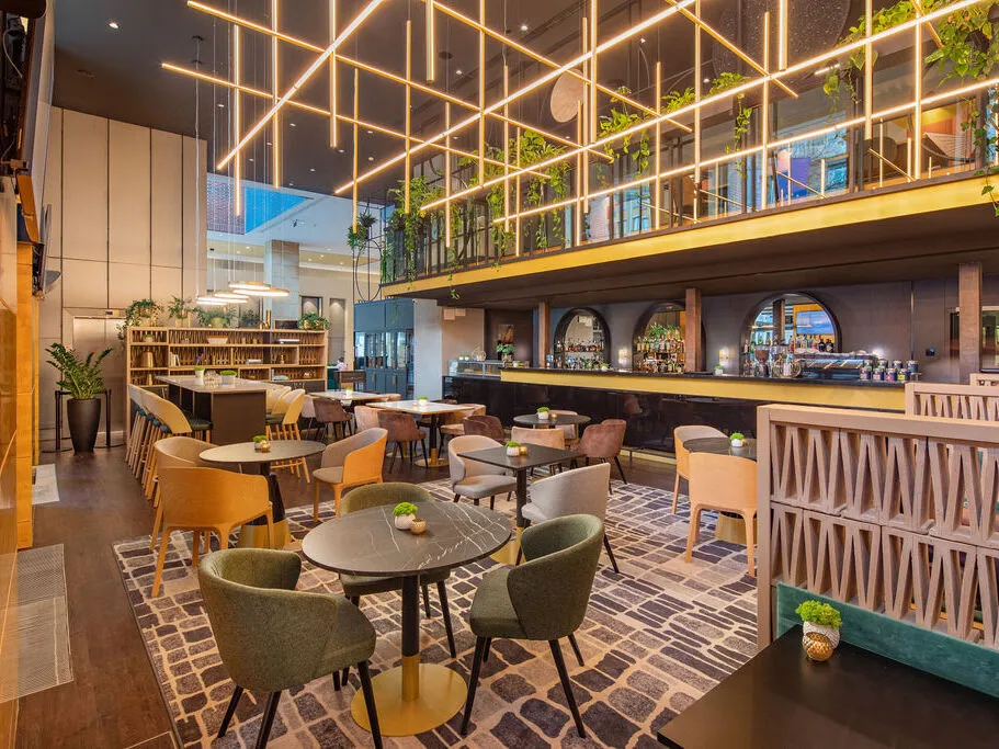 AXIS Café & Lounge, Crowne Plaza Hotel enteriőr, belső tér