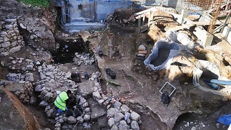 Travessa das Dores, Ajuda