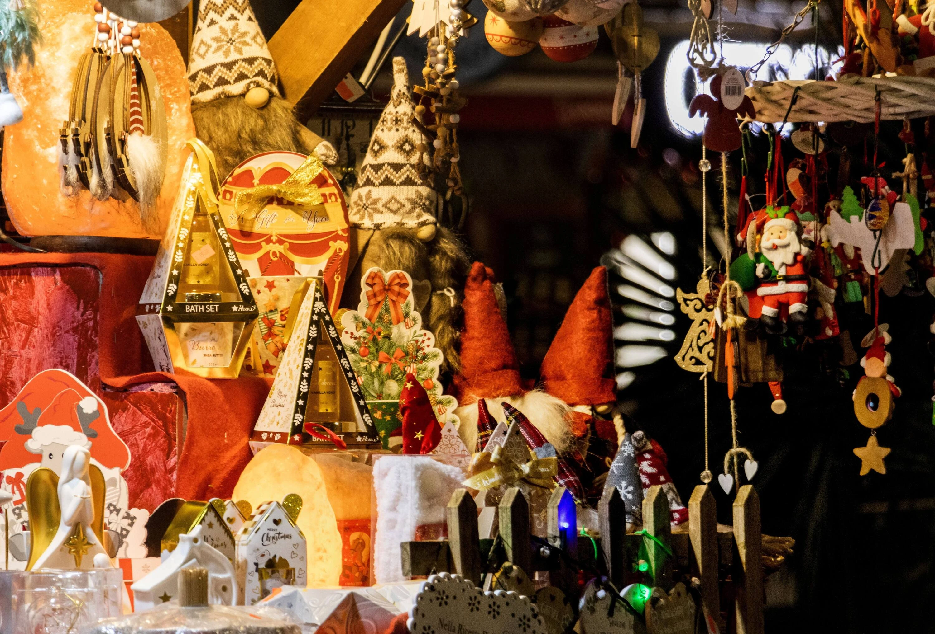 Mercado navide&ntilde;o. Shutterstock