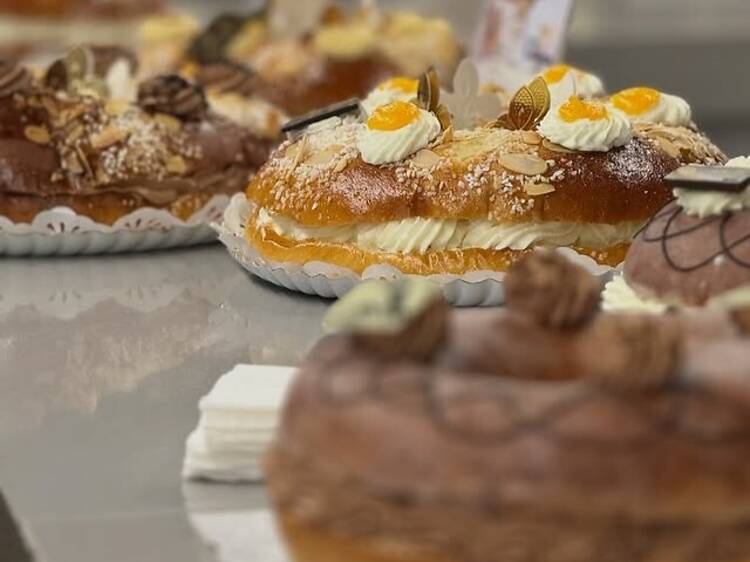 Las mejores Coronas de La Almudena están en estas pastelerías de Madrid: un triple empate lleno de calidad y sabor para disfrutar durante estas fiestas