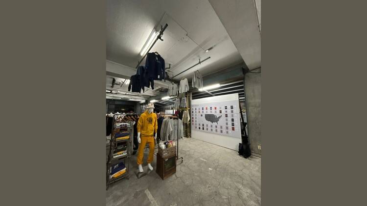 Reverse Weave Pop-Up