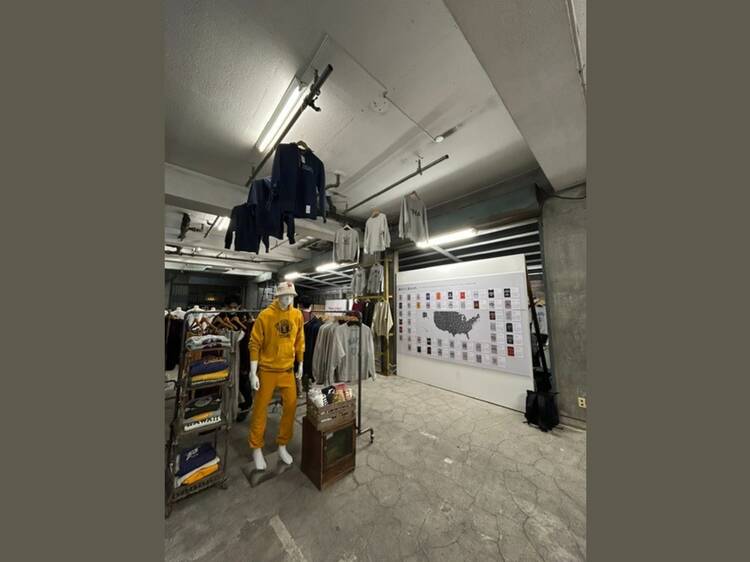 Reverse Weave Pop-Up