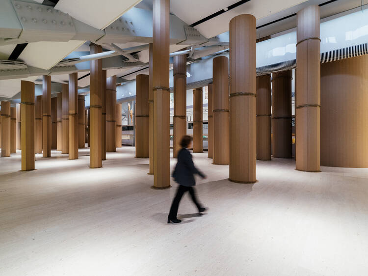 Puxe uma cadeira. Na floresta de Carlos Bunga cabem traumas, empatia e a própria Gulbenkian Puxe uma cadeira. Na floresta de Carlos Bunga cabem traumas, empatia e a própria Gulbenkian