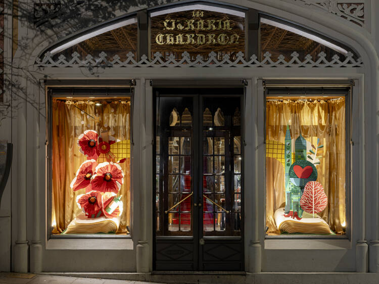 'O Feiticeiro de Oz' celebra o espírito do Natal e da amizade nas montras da Lello