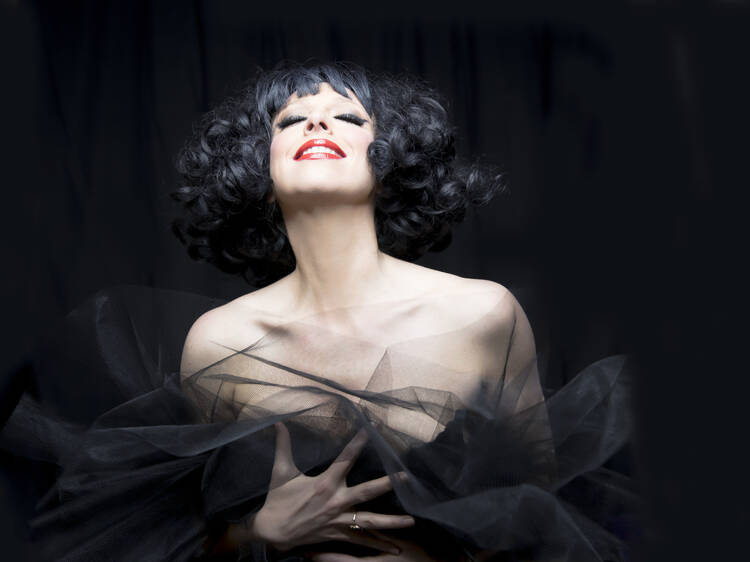 âMeow Meowâs The Red Shoesâ remedies a haunting fairytale in Malthouse Theatreâs dazzling new show âMeow Meowâs The Red Shoesâ remedies a haunting fairytale in Malthouse Theatreâs dazzling new show