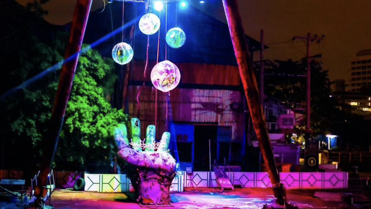 ปั้นจั่น เครนก่อสร้างทางน้ำ