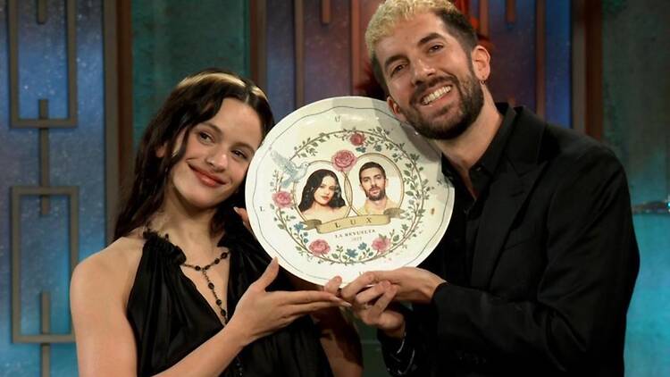 Rosalía y Broncano en La Revuelta