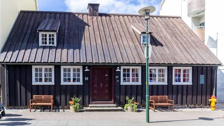 Visit the Settlement Exhibition at Aðal­stræti 10