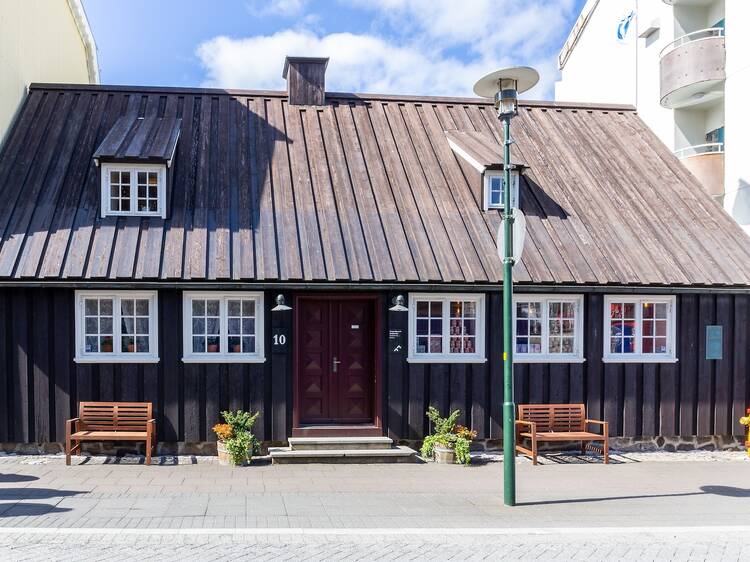 Visit the Settlement Exhibition at Aðal­stræti 10