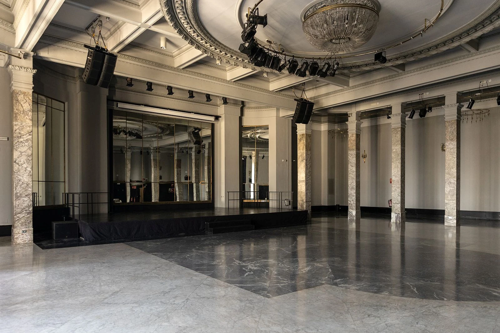 Sala de Columnas. C&iacute;rculo de Bellas Artes, Lara Onac