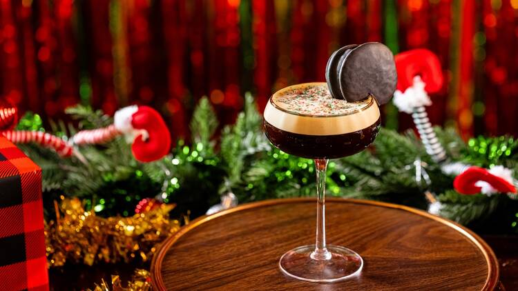 Blitzen's Bar at Omni Berkshire Place Blitzen's Bar at Omni Berkshire Place