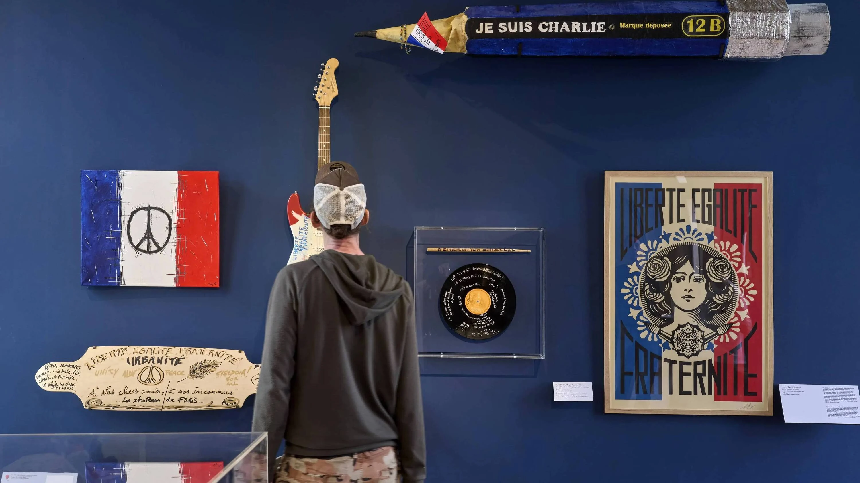 L&rsquo;exposition Les attentats de Paris. Hommage aux victimes au mus&eacute;e Carnavalet de Paris