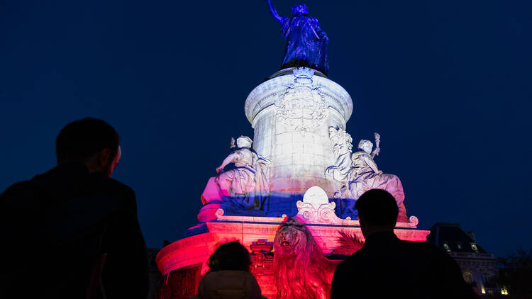 Dix ans après les attentats, ces expositions honorent les victimes et entretiennent la mémoire collective 