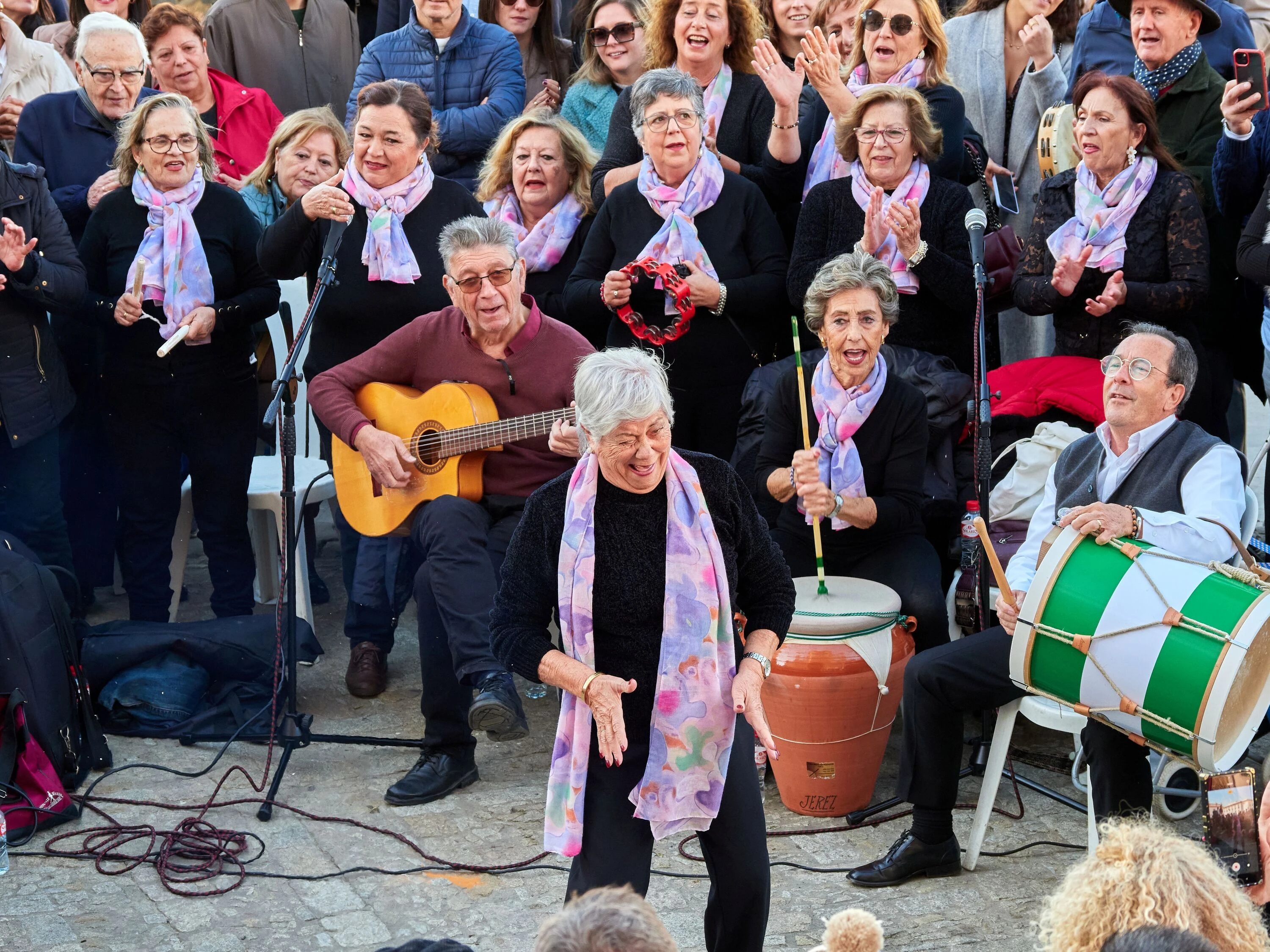 Zambomba flamenca. Shutterstock