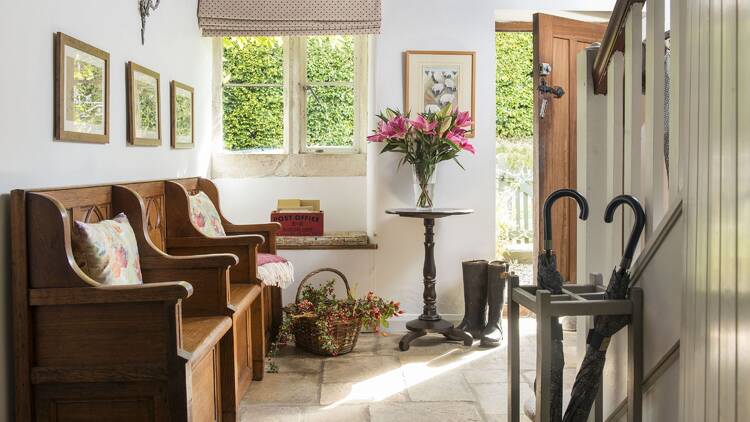 Jasmine Cottage, Cotswolds hallway