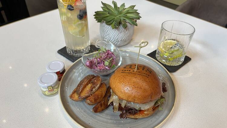 Axis Café & Lounge pulled pork 