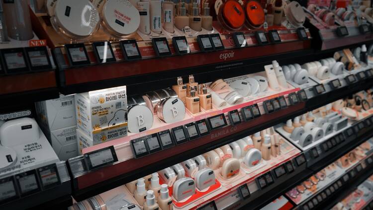 Makeup display