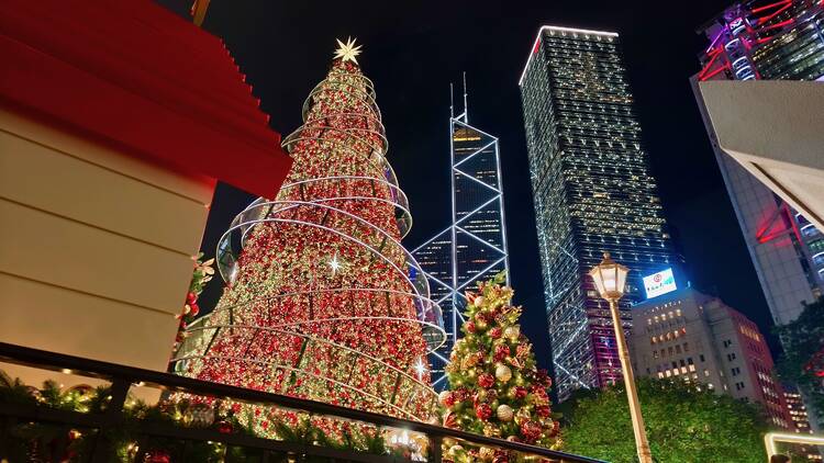 香港旅發局「香港繽紛冬日巡禮」2025中環聖誕樹今月亮燈 即看亮燈時間、聖誕燈光匯演、市集、遮打道燈飾