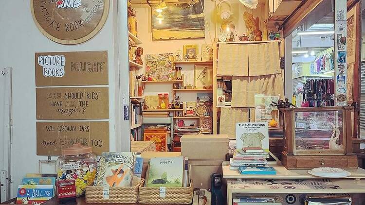 Eliko Picture Books & Collectibles Eliko Picture Books & Collectibles