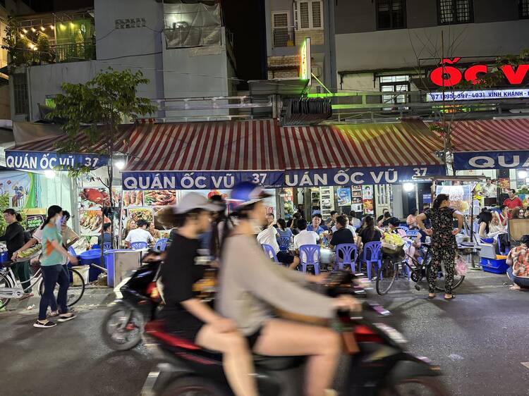 Vĩnh Khánh Street, Ho Chi Minh City