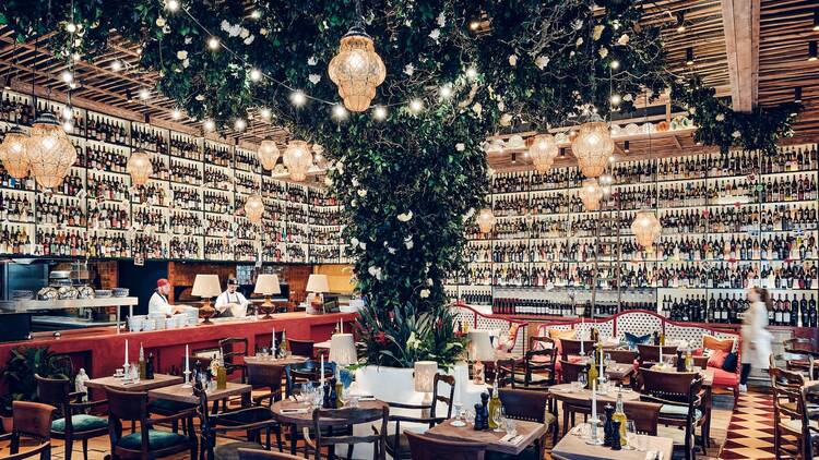 Circolo Popolare: estas 40.000 botellas reflejarán la luz de Barcelona Circolo Popolare: estas 40.000 botellas reflejarán la luz de Barcelona