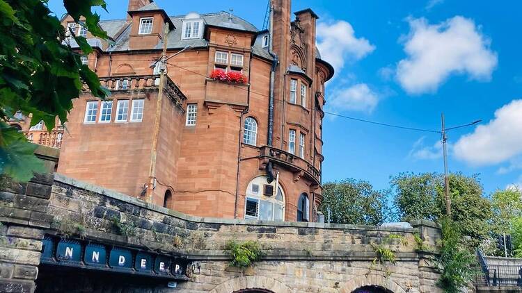 The exterior of Inn Deep