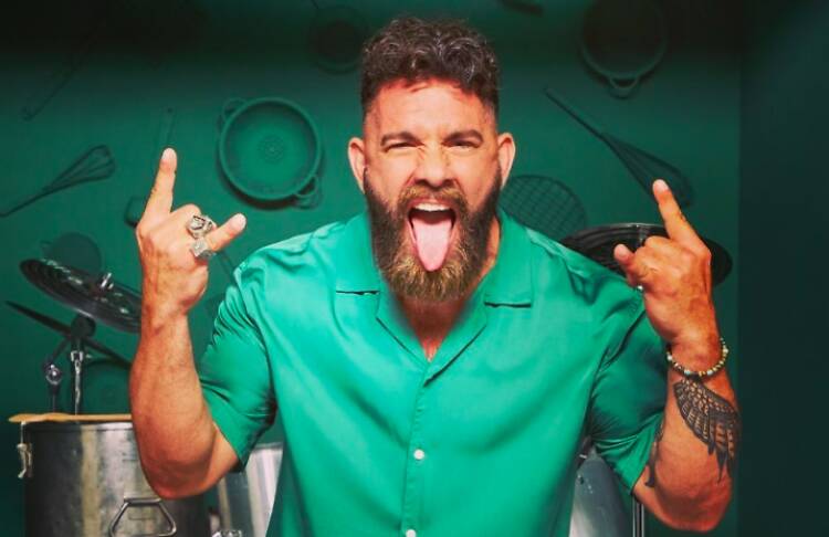 El presentador de 'Joc de cartes' abre un espacio gastronómico en Barcelona con bocadillos de cocina catalana