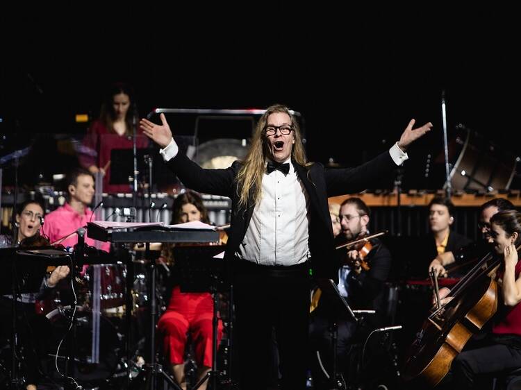 Aproveitar o escurinho do cinema