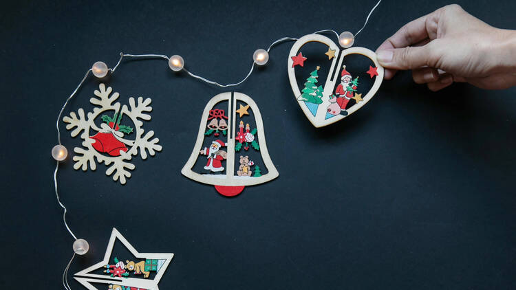 taller adornos navideños gratis