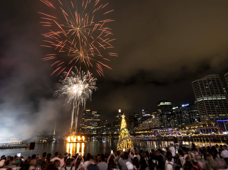 Be stunned by the Cockle Bay Christmas Spectacular