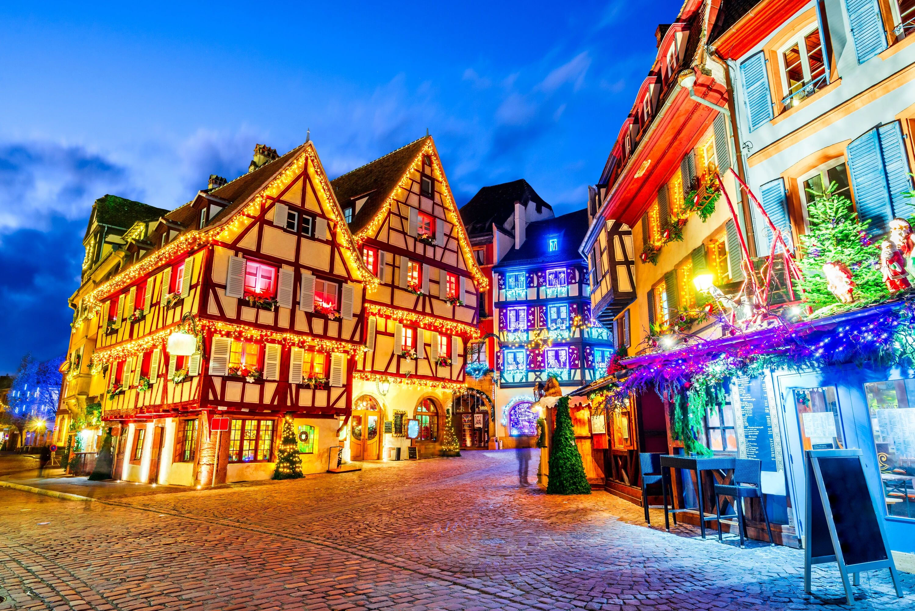 Mercadillo navide&ntilde;o en Colmar. Shutterstock