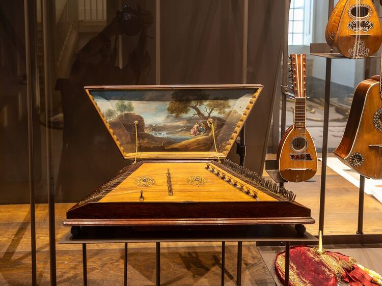 Museu Nacional da Música abre com obras multimédia, falsos instrumentos e uma porta secreta Museu Nacional da Música abre com obras multimédia, falsos instrumentos e uma porta secreta