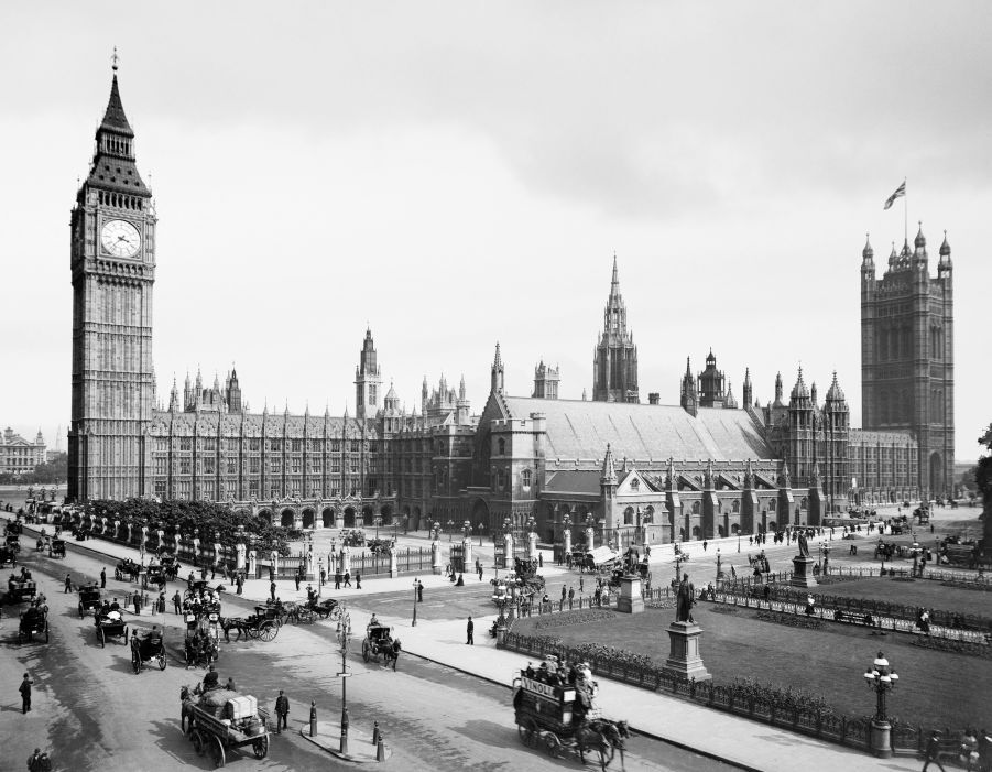 Fascinating historical photographs show the 'lost' London of 100 years ago