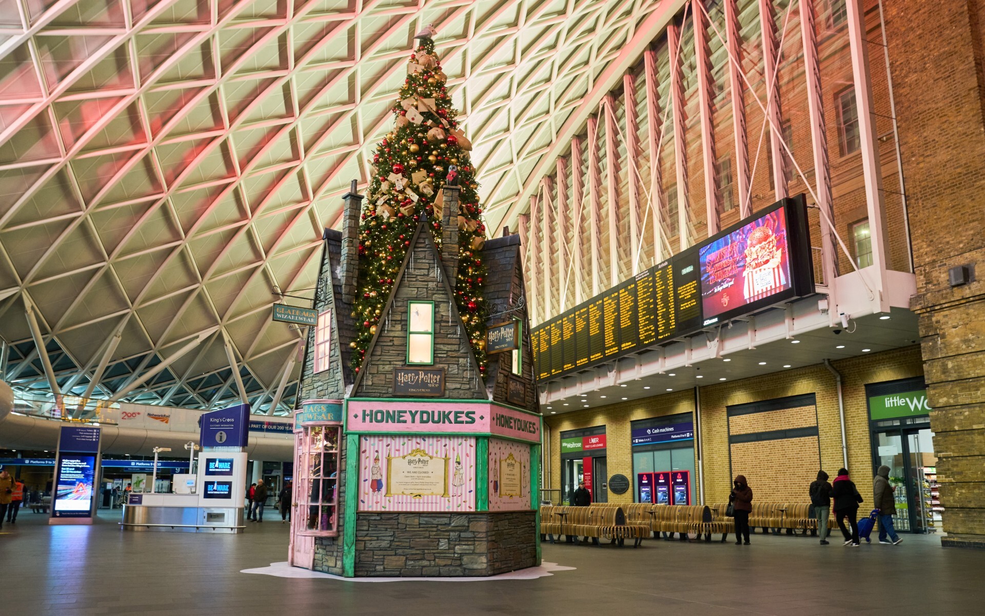 A Harry Potter themed Christmas tree has been unveiled at a major London train station
