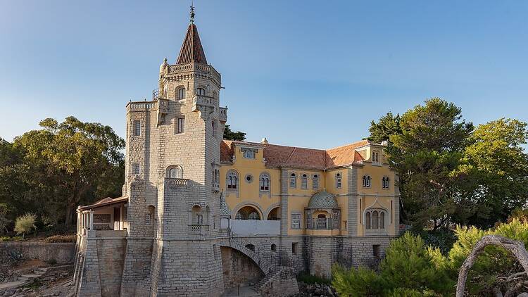 Discover the Palace of the Counts of Castro Guimarães with staged Christmas tours Discover the Palace of the Counts of Castro Guimarães with staged Christmas tours